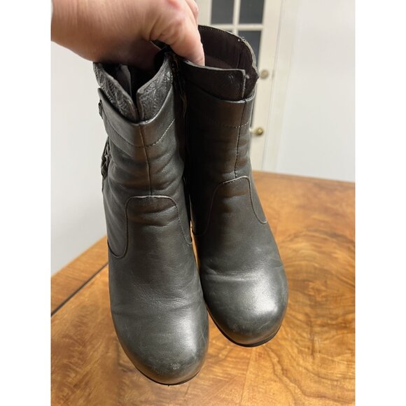 MIZ MOOZ Women’s 8.5 Katrina Grey  Leather Zip Embossed Ankle Boots Booties - Picture 3 of 9